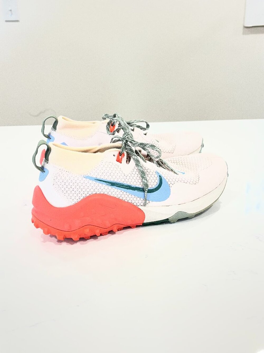 Nike Wildhorse Shoes Womens Size 9.5 White Multicolor Trail Sneakers